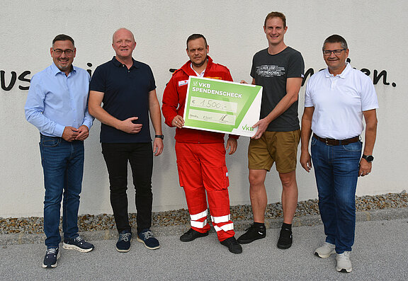Spendenübergabe_Rotes_Kreuz.jpg  